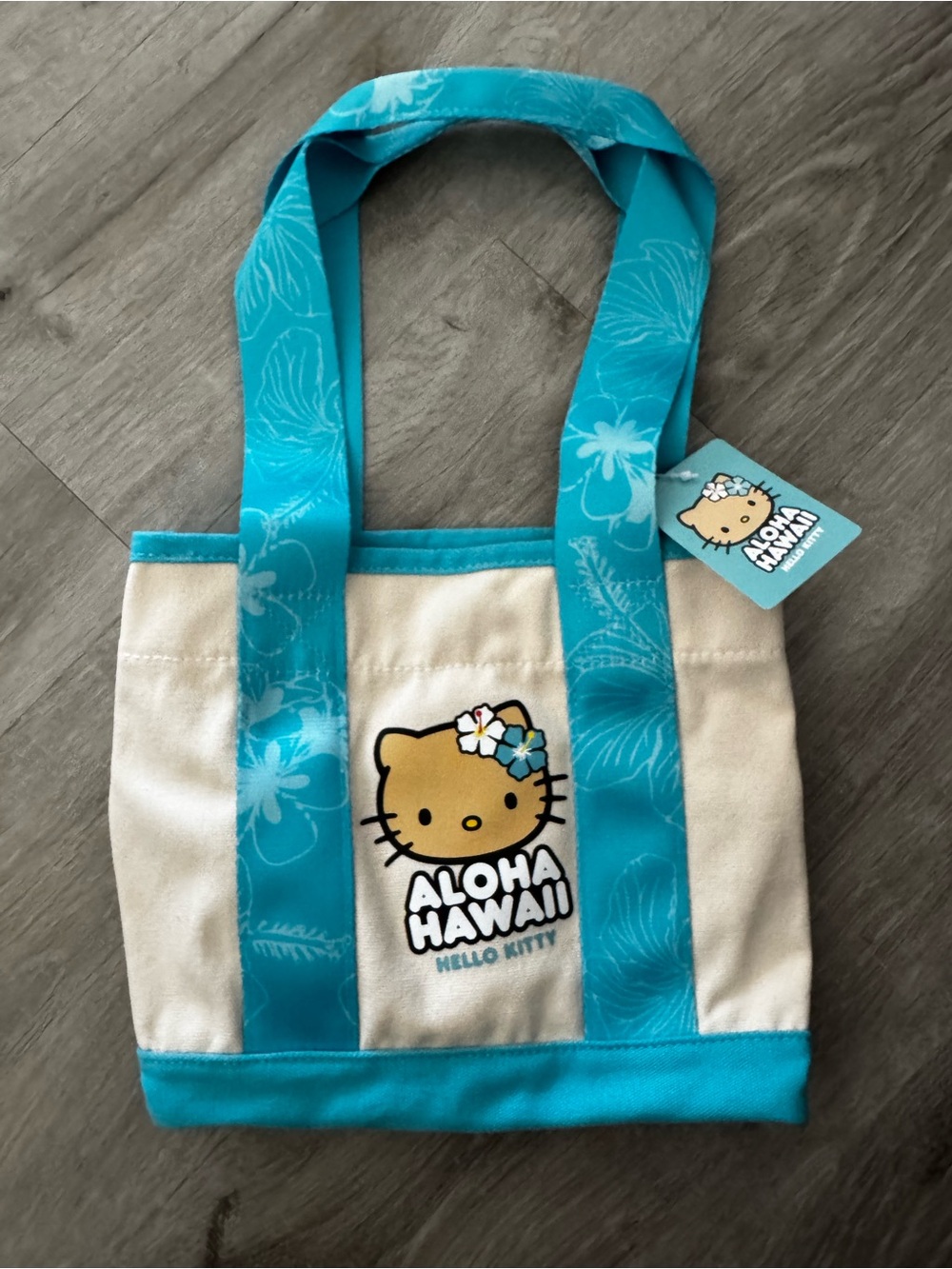 Hello Kitty Cream Tote with Bright Turquoise Hawaiian Straps